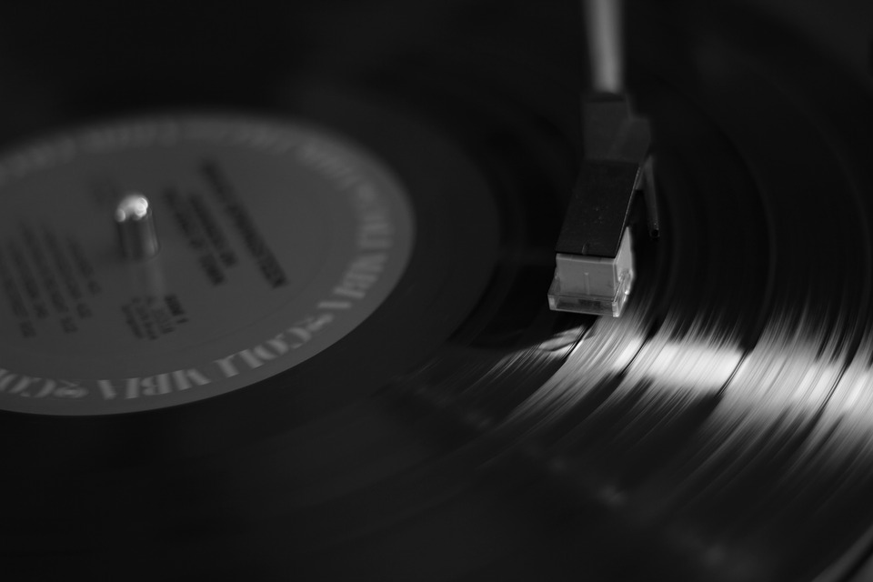 Vinyle : 3 conseils pour choisir LA platine qu’il vous faut